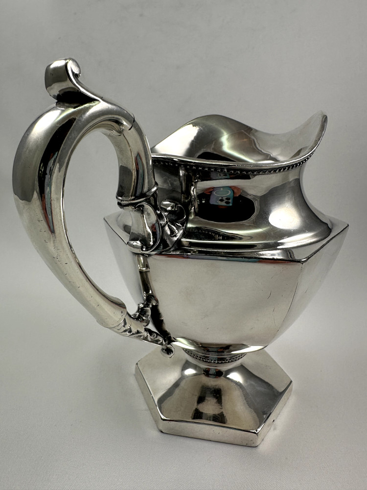 Vintage Meriden Silverplate Pitcher / Creamer #2099