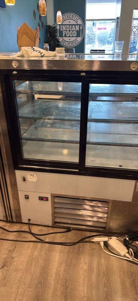 Leader HBK48 48" Refrigerated High Bakery Display Case