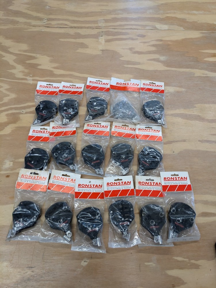 (16) Ronstan Batten Receptacle | Pin size: 25 mm | RF7071