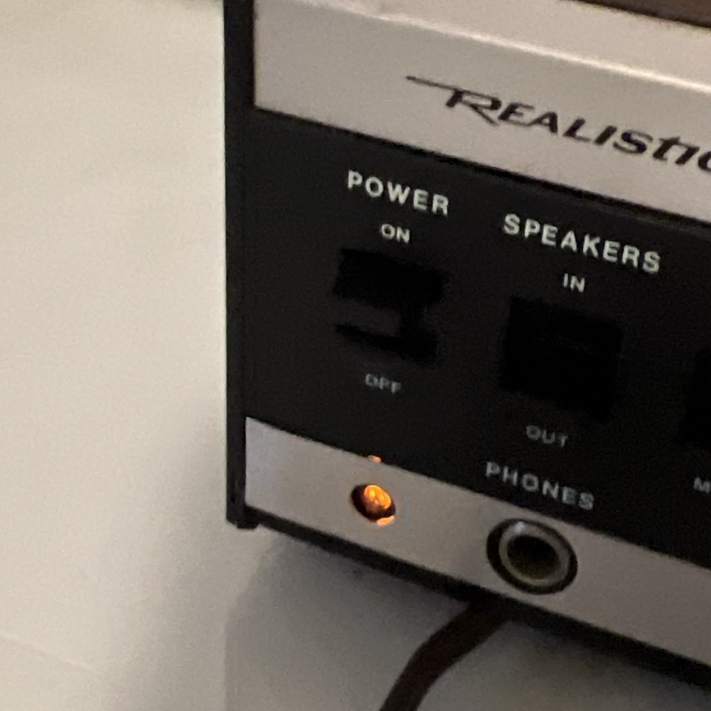 Vintage Realistic SA-101 Solid State Stereo Amplifier RadioShack Powers On As Is