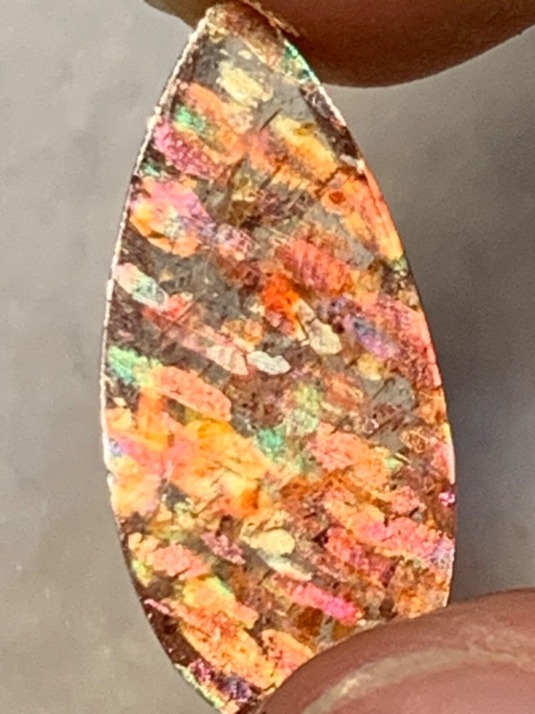 Golden Sunstone polished stone Z6