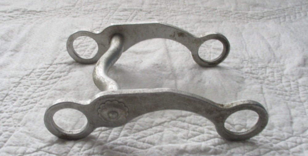 3 3/4" ALUMINUM WESTERN PONY CURB