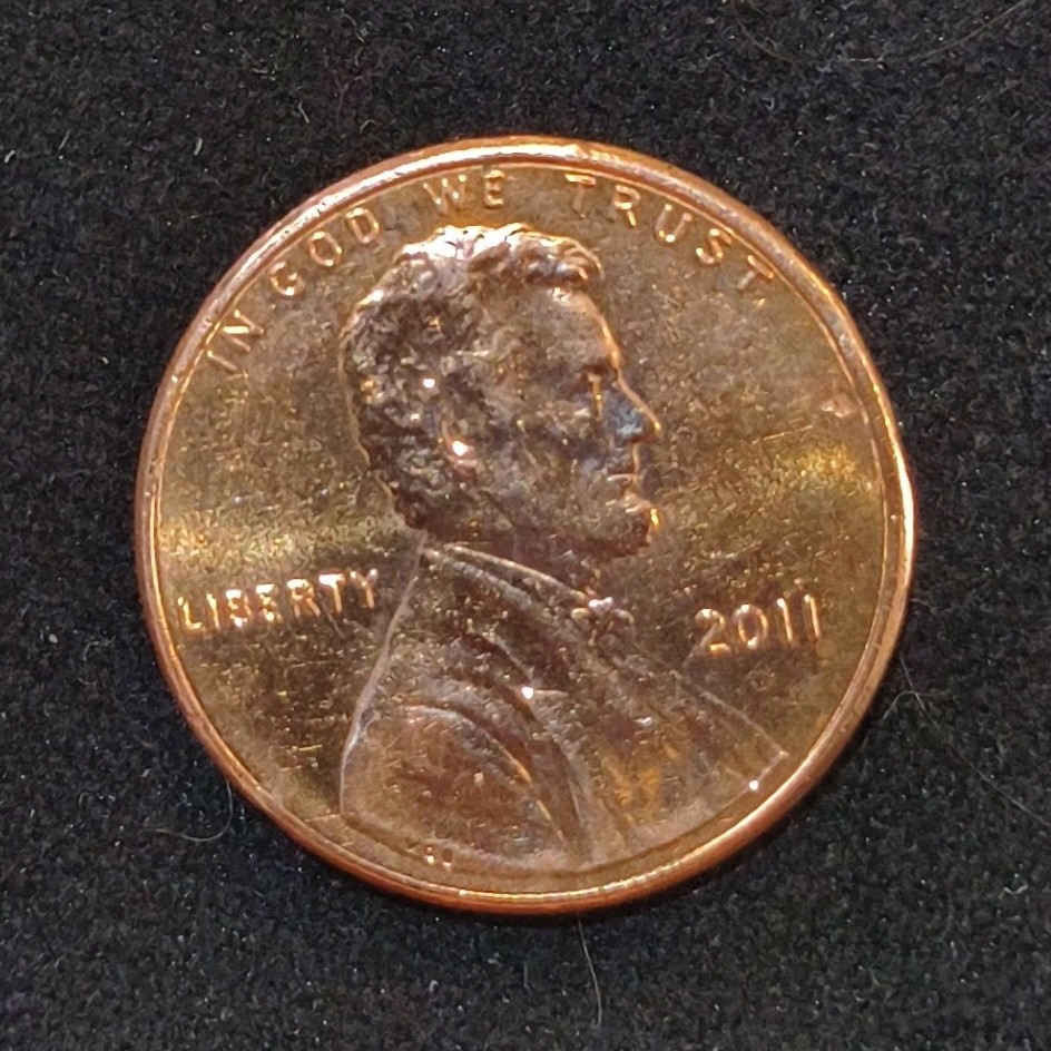 2011 Lincoln Shield Small Cent circulated  no mint. error.