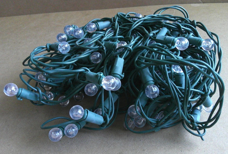 PHILIPS 90 Sphere LED Net Lights Green Wire Warm White