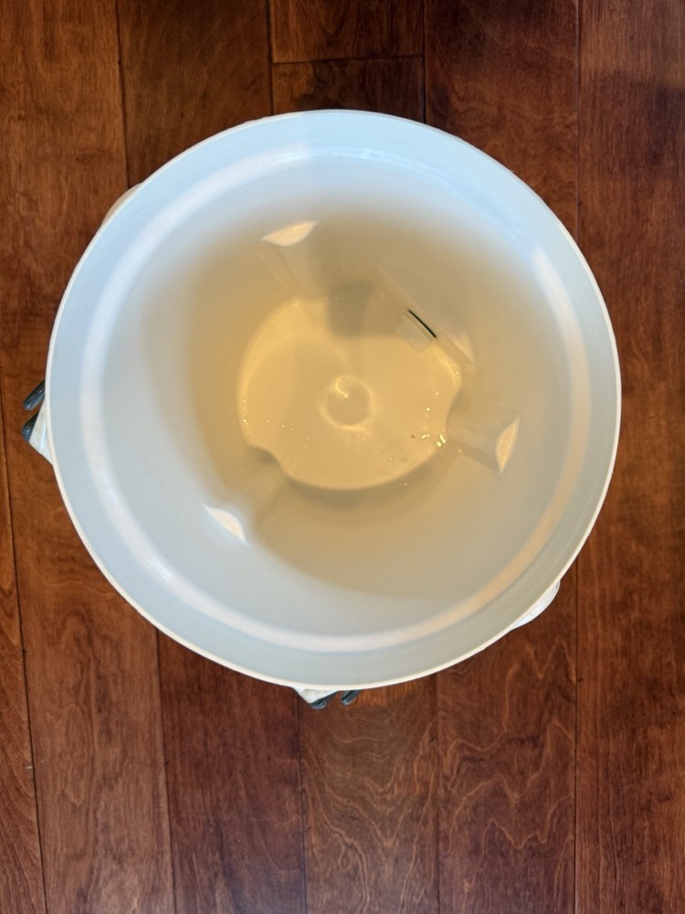 igloo 2 gallon water jug