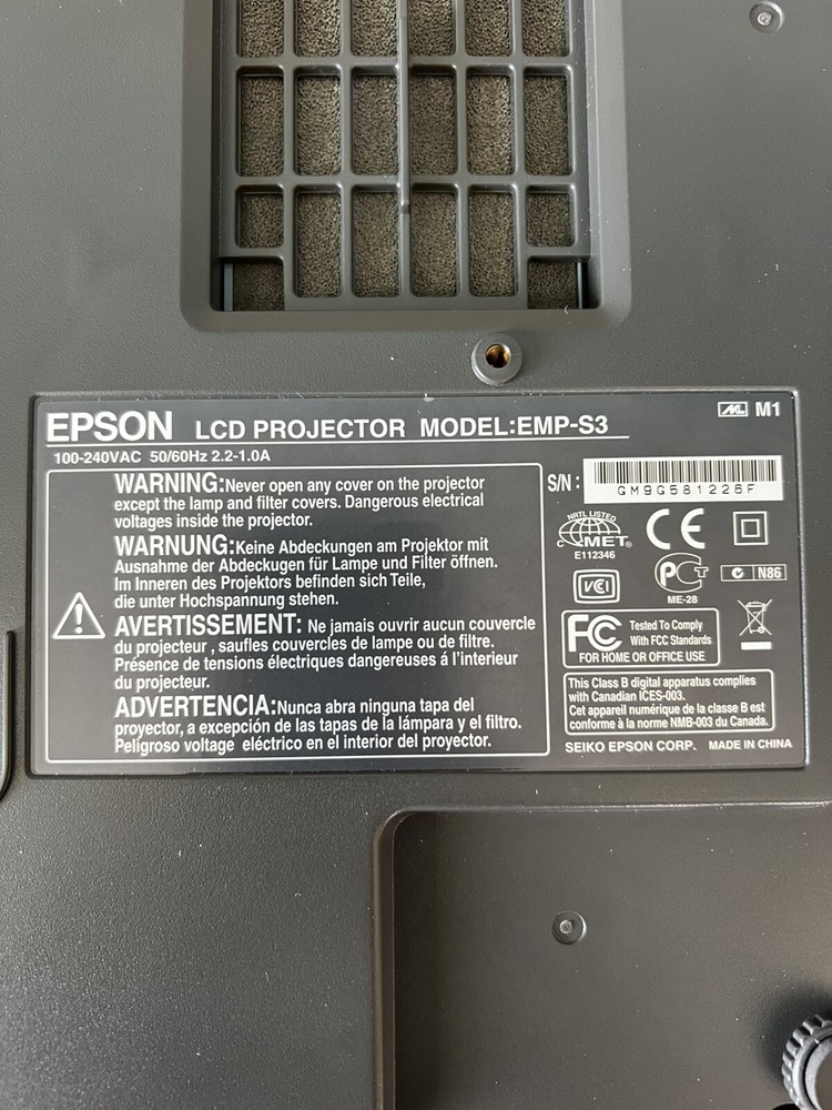 LCD Projector Epson EMP-S3 with Soft Case, Remote & Laser Pointer Tested