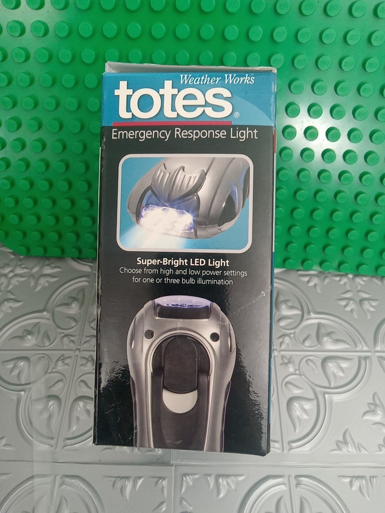 Totes Weather Works Emergency Response Light NEW