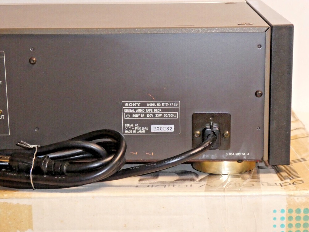 Sony DTC-77ES high-end DAT recorder champagne original packaging, 110 V, serv...