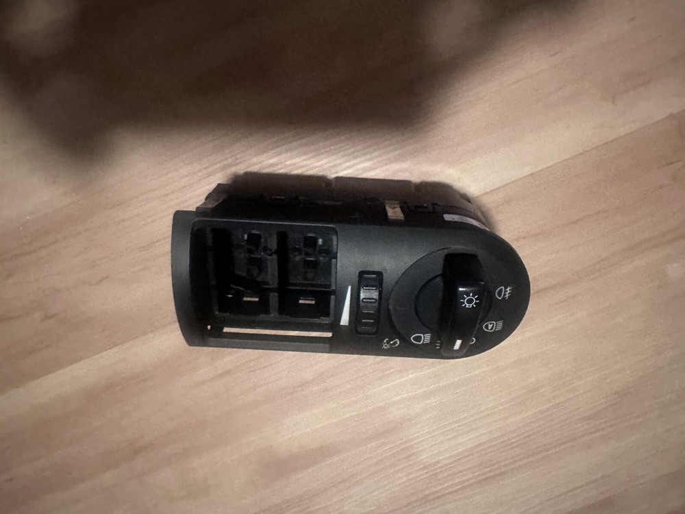 4080940c2 International Headlight Switch