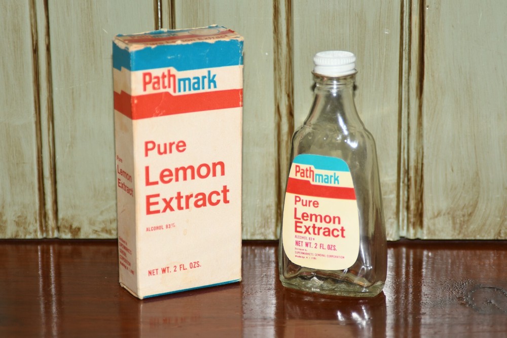 Vintage Pathmark Pure Lemon Extract Bottle & Box Kitchen Retro 2 oz.