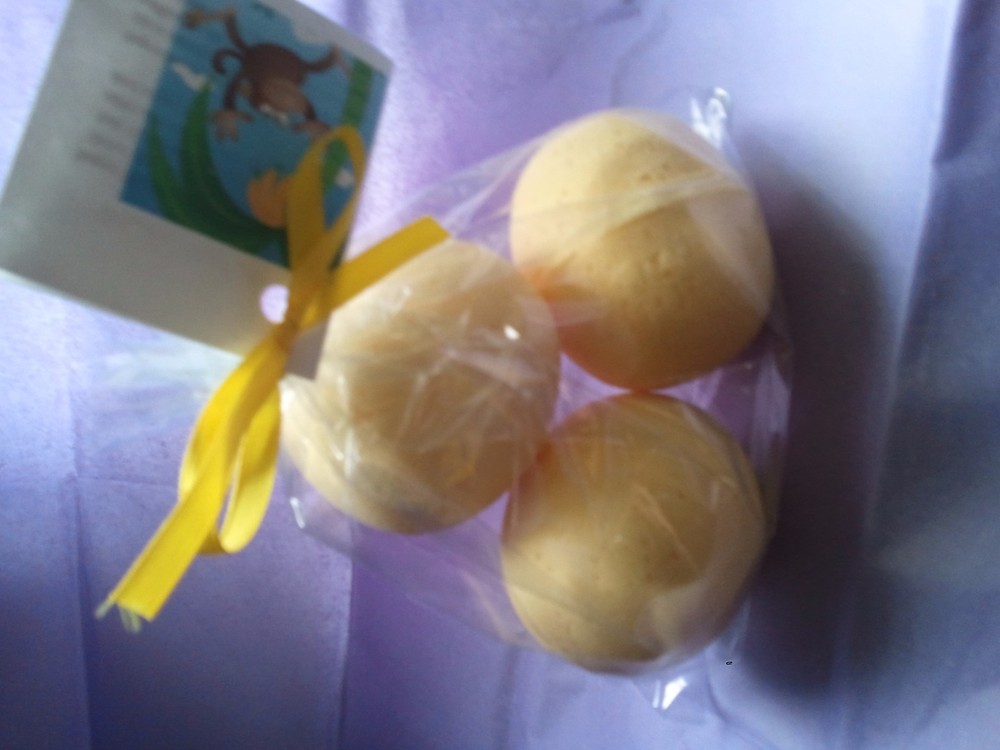 25 Sampler pack bath bombs 2.25 oz each, ultra-moisturizing, random fragrances