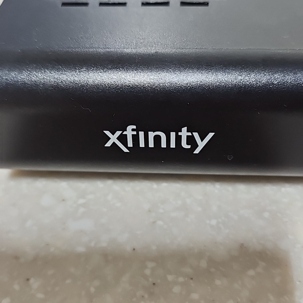 Comcast Xfinity BUNDLE RNG110 Cable Box W/Remote AC ADAPTER & COMCAST DVI105COM1
