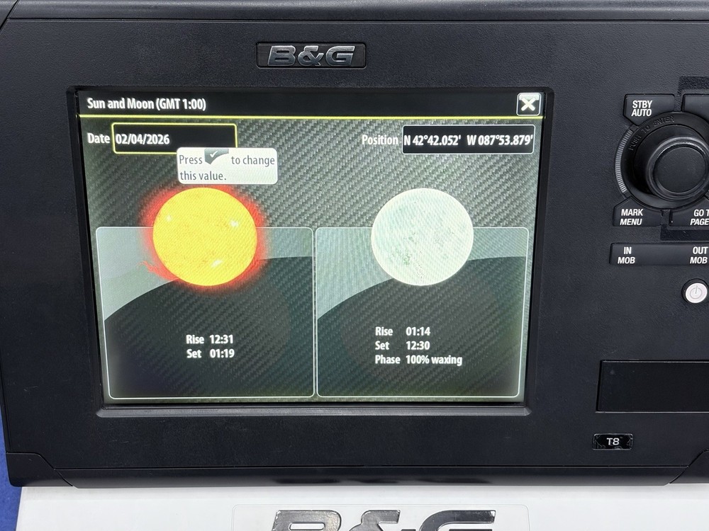B&G Zeus Touch T8 GPS Chartplotter Sonar Multifunction Display W/ Cover