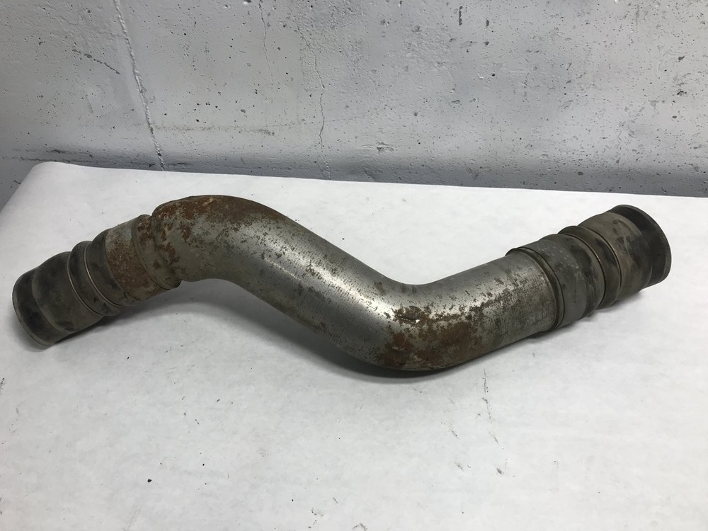 International CE Left/Driver Air Transfer Tube - Used