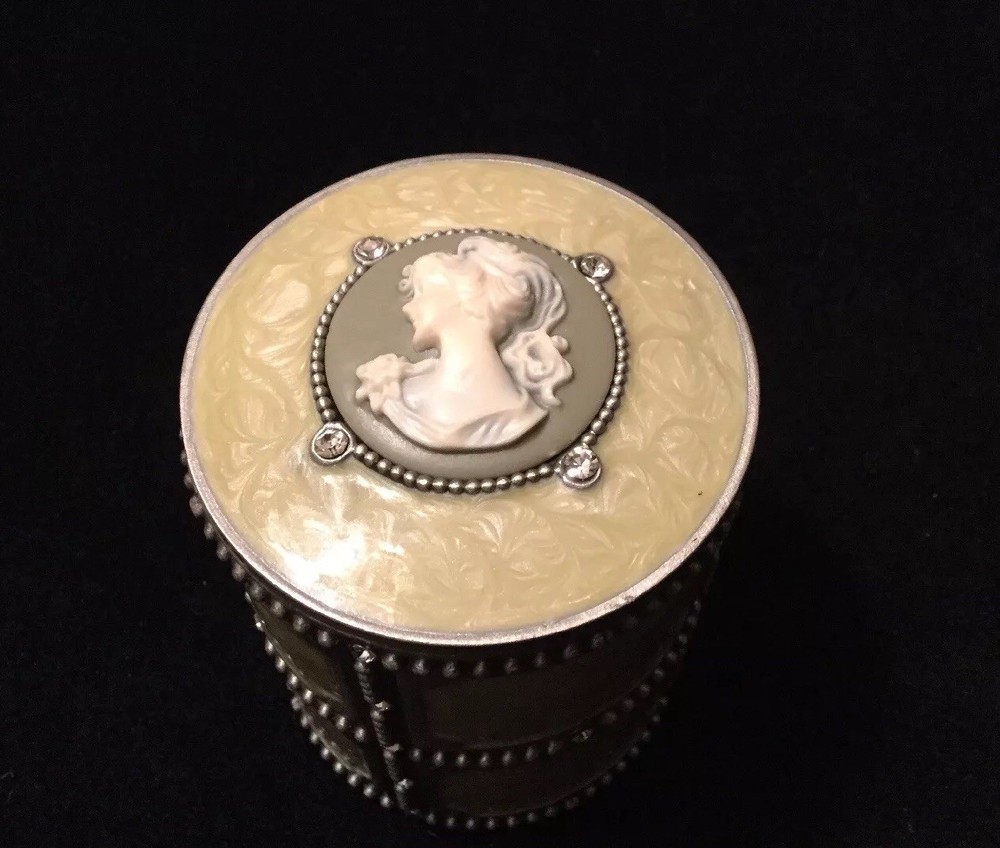 Bombay Candle Co. Votive Holder Cameo