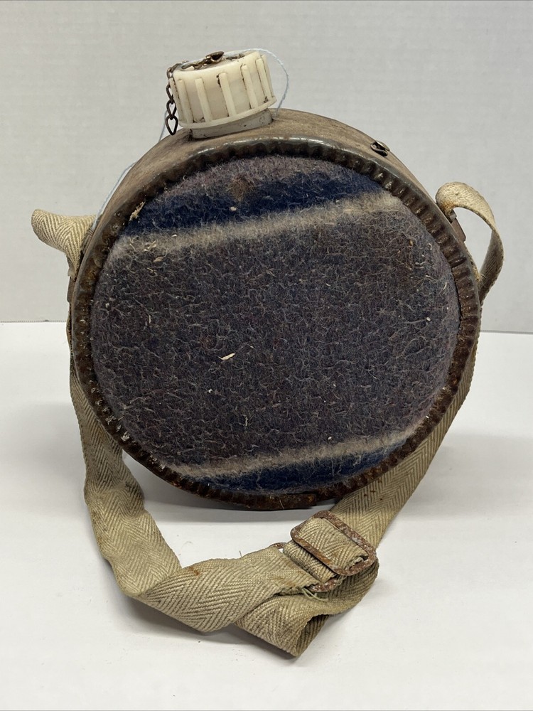 Vintage Round Metal Canteen Rustic Camping Trail Wool Nylon Strap Chain Cap PS19