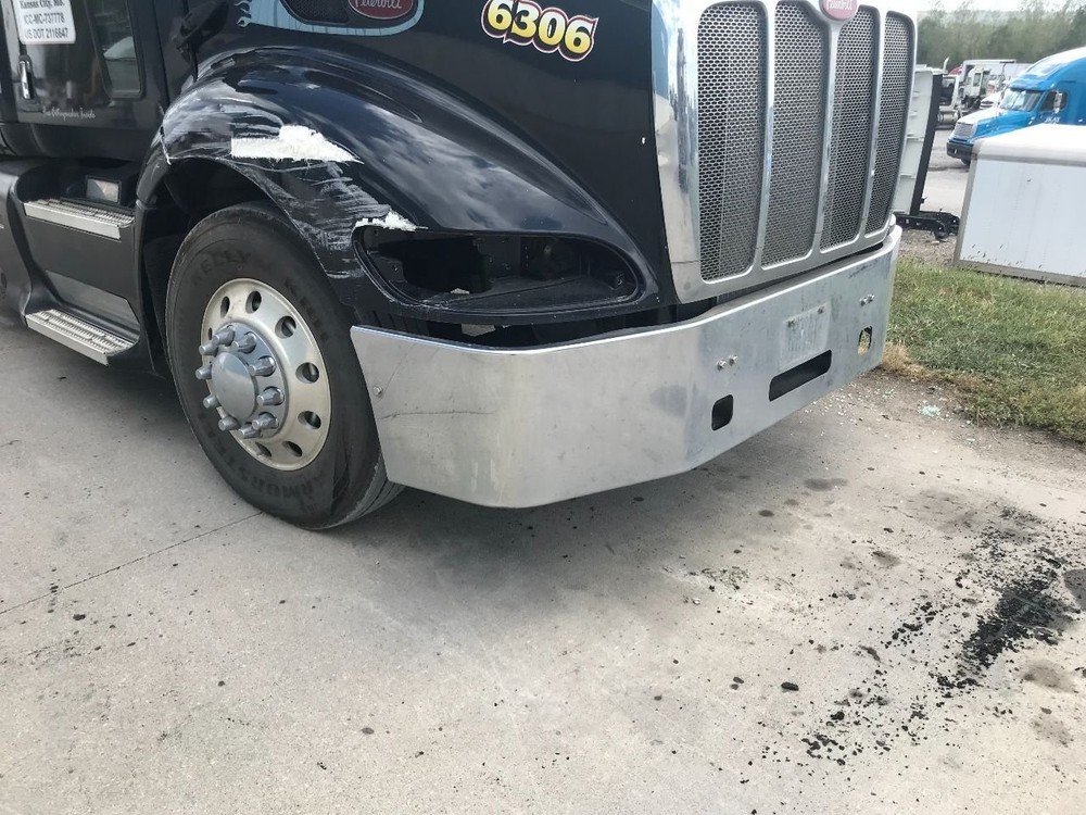2000-2001 Peterbilt 387 1 PIECE CHROME Bumper - Used