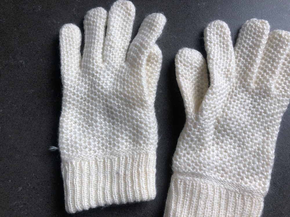 Ivory Gloves with Sparkles