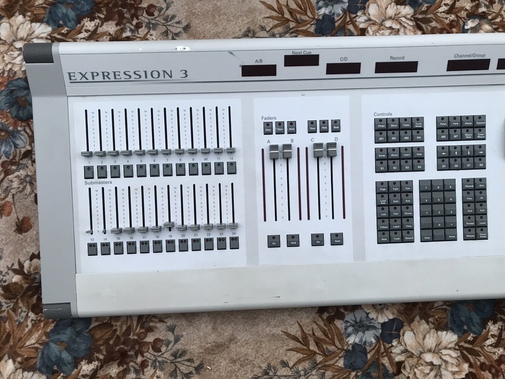 ETC Pro Expression 3 lightning Console, Model#4131A1004 / Read Description