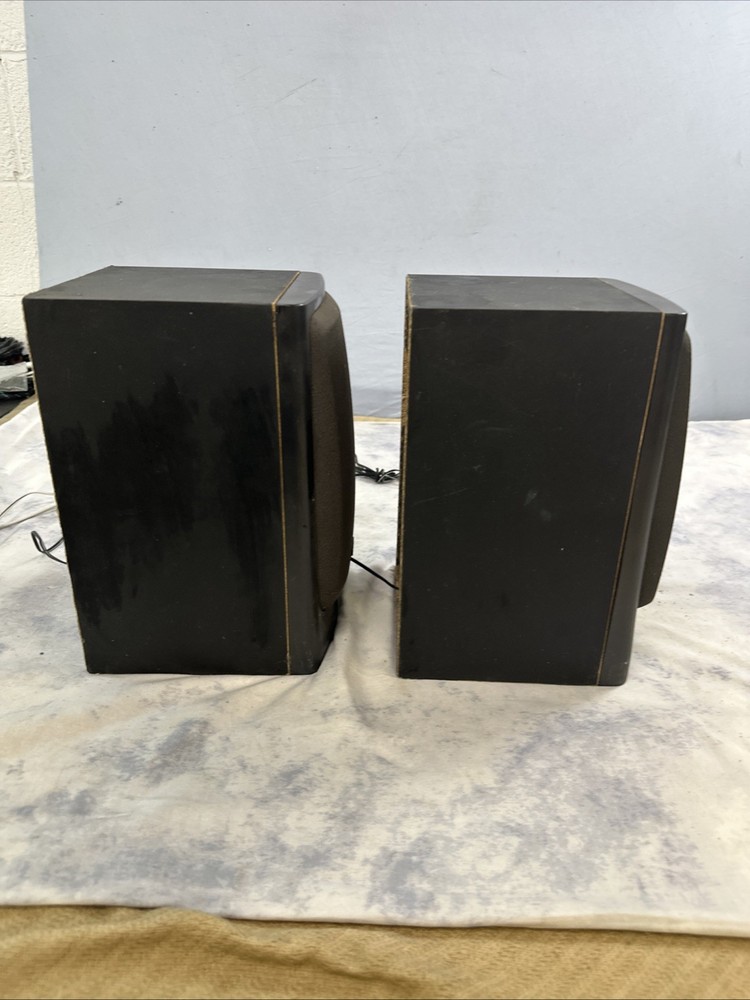 AIWA SX-N3200 Bookshelf Speaker Set.