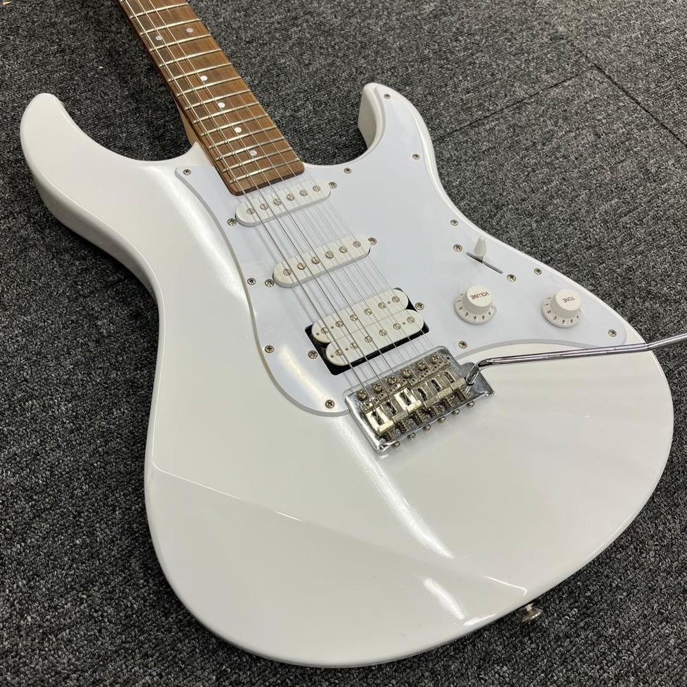 YAMAHA PACIFICA PAC012 Pacifica White
