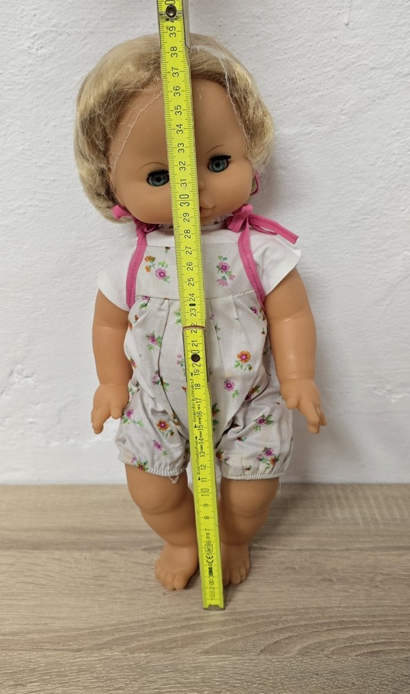 Vinyl doll, 37 cm, sleeping eyes, drinking and wetting function, vintage