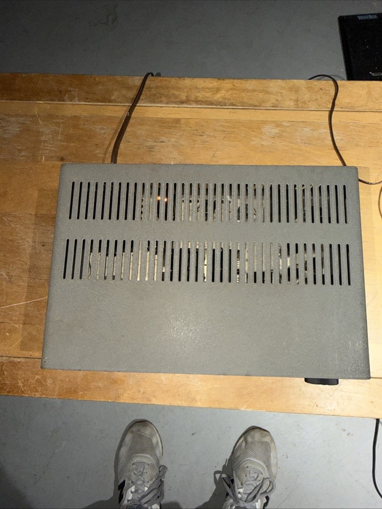 Lafayette Model KT-320 S.W. / Communications Receiver. Powers On -Untested