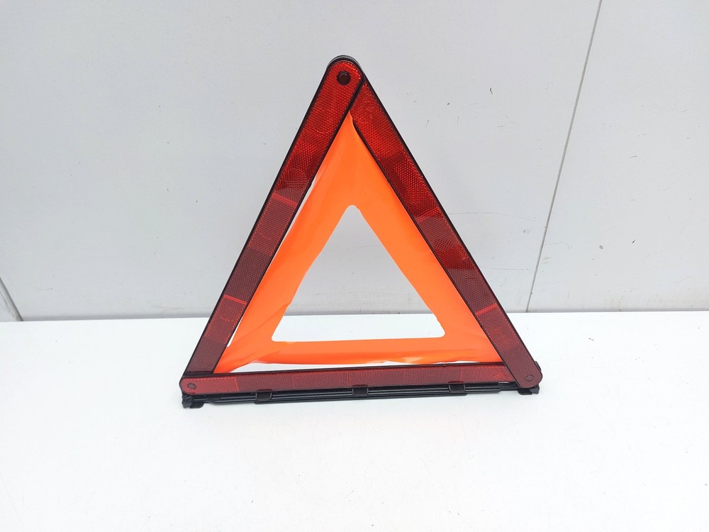 HAZARD WARNING TRIANGLE 11162805 MG ZS 2023
