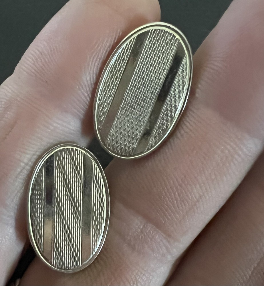 Vintage gilt cufflinks.