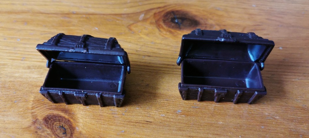 Dark World Game 2 X Treasure Chests Waddingtons 1992