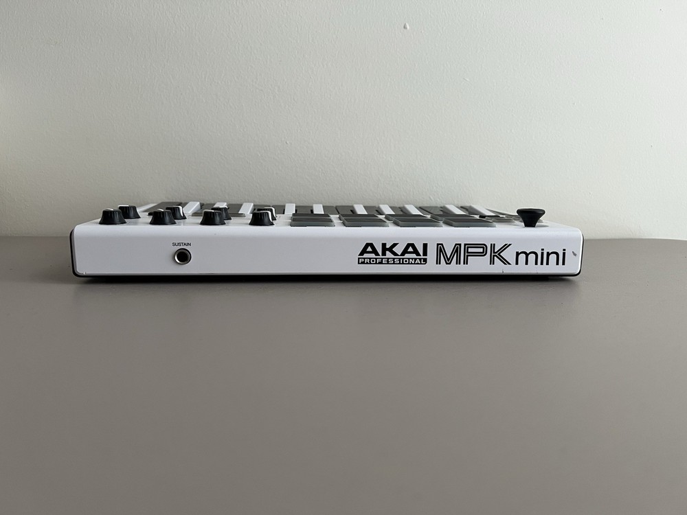 Akai MPK Mini MK3 Keyboard and Pad Controller