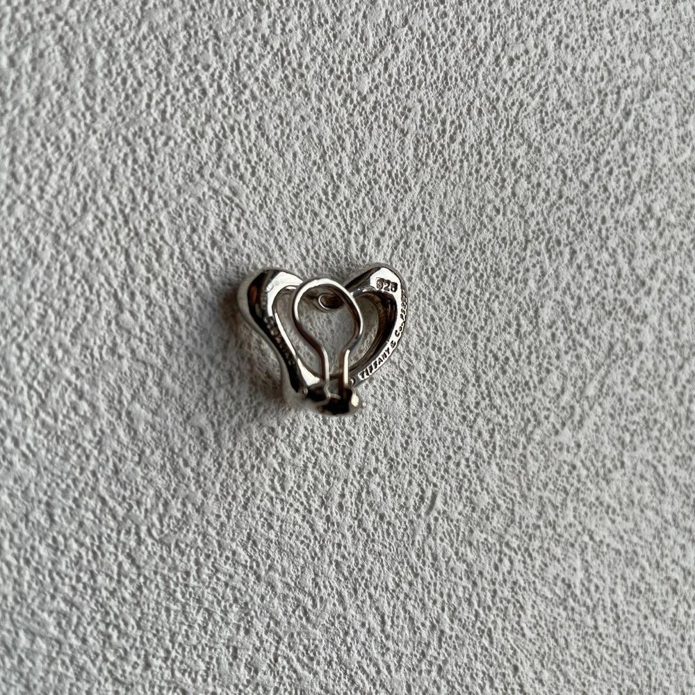 TIFFANY earring, single earring, heart design.