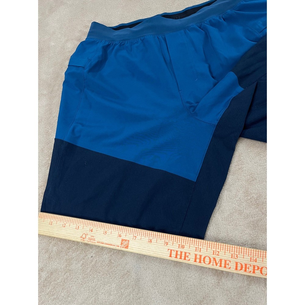 Lululemon T.H.E short Mens size Medium blue Training Athletic Gym