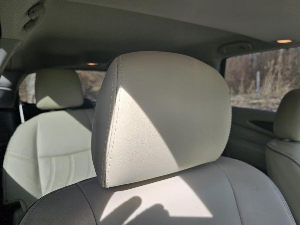 QX60      2017 Headrest 2438203