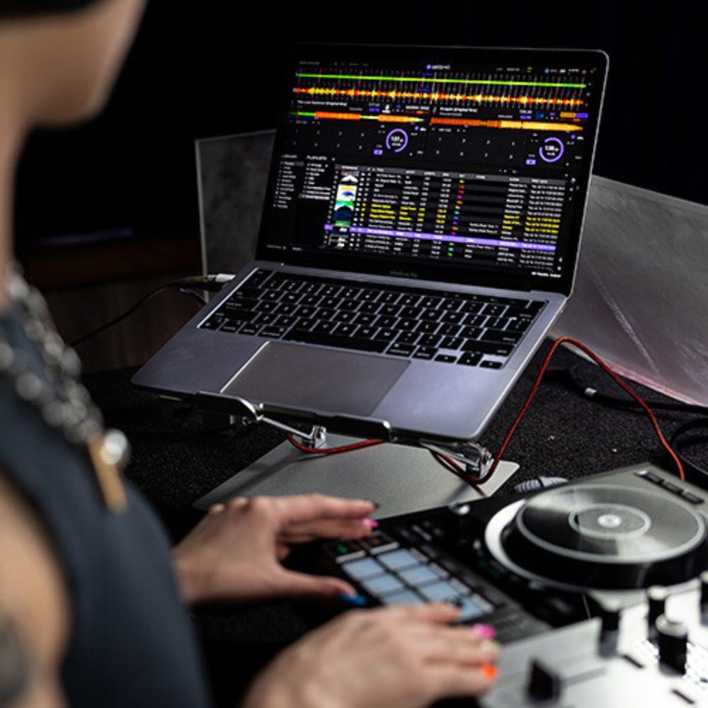 Hercules DJControl Inpulse 500 DJ Software Controller (Limited Edition Silver)