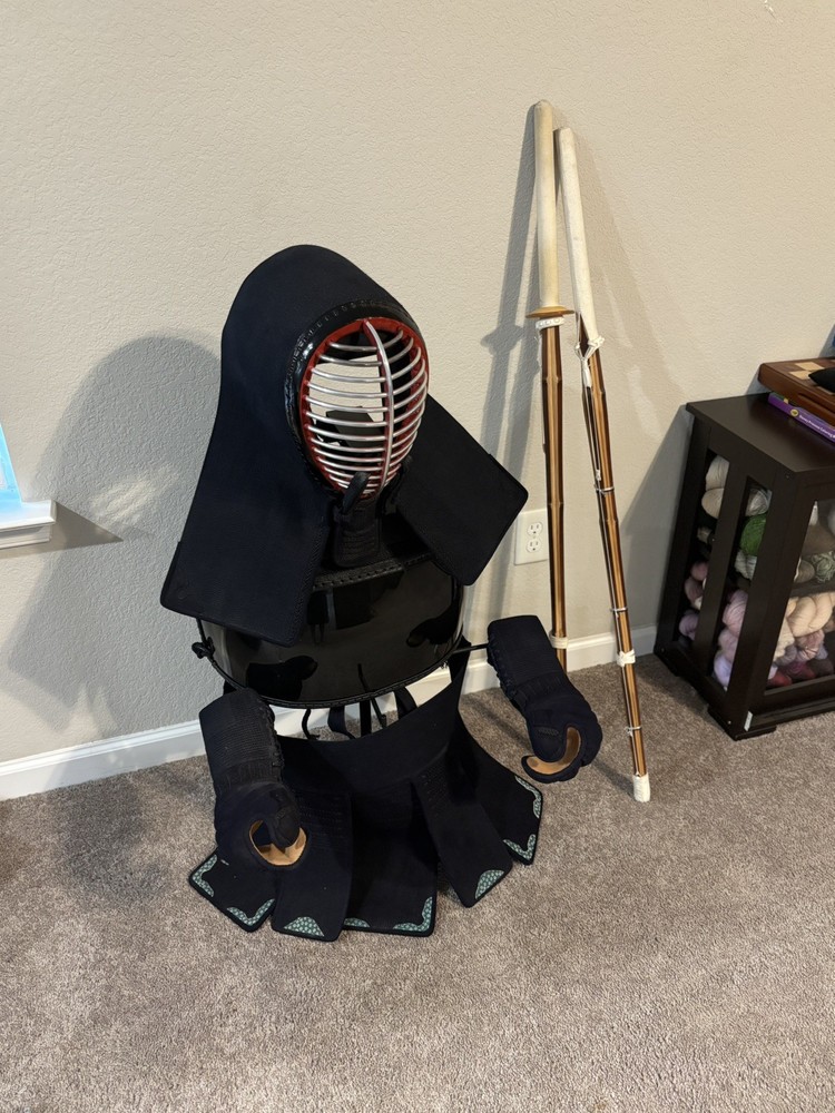Full Set Kendo Armor with Stand - Size Large