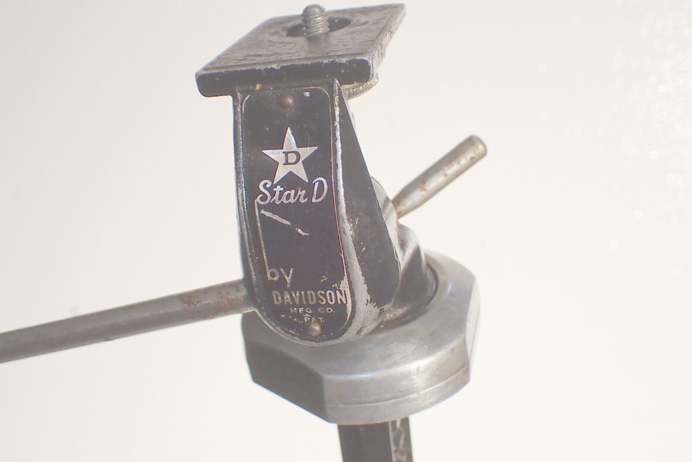Vintage DAVIDSON STAR D CONQUEST Tripod , (Range 24"-70")