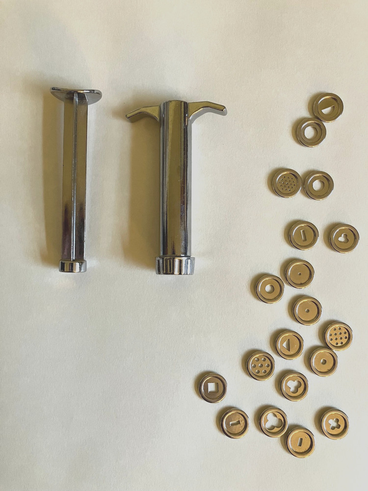 Sculpey polymer clay extruder - pre-owned, lightly used, includes 19 discs