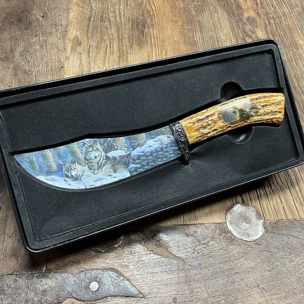 Painted Wolf Knife In Tin Box