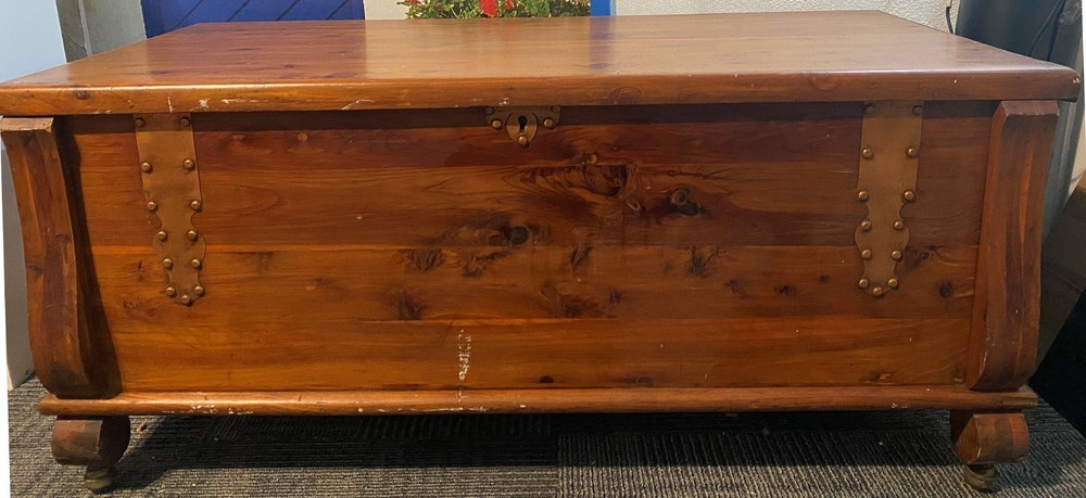 46" x 21" Large Vintage SOLID CEDAR Hope Blanket Trunk Chest COPPER TRIM & STUDS