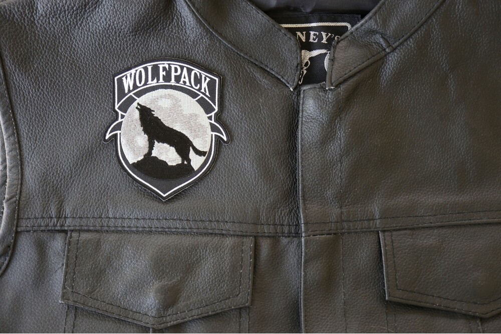 Patch (Iron-On), Wolfpack Patch Wolf Howling Moon Silhouette, 4" x 3.5"