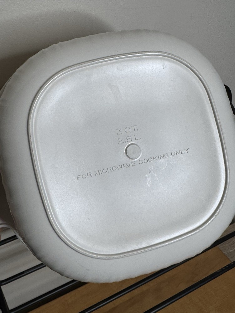 Vtg Rubbermaid Microwave Cookware 8 Pc Set Stackable 1, 2 & 3 Qt Lids & Popcorn