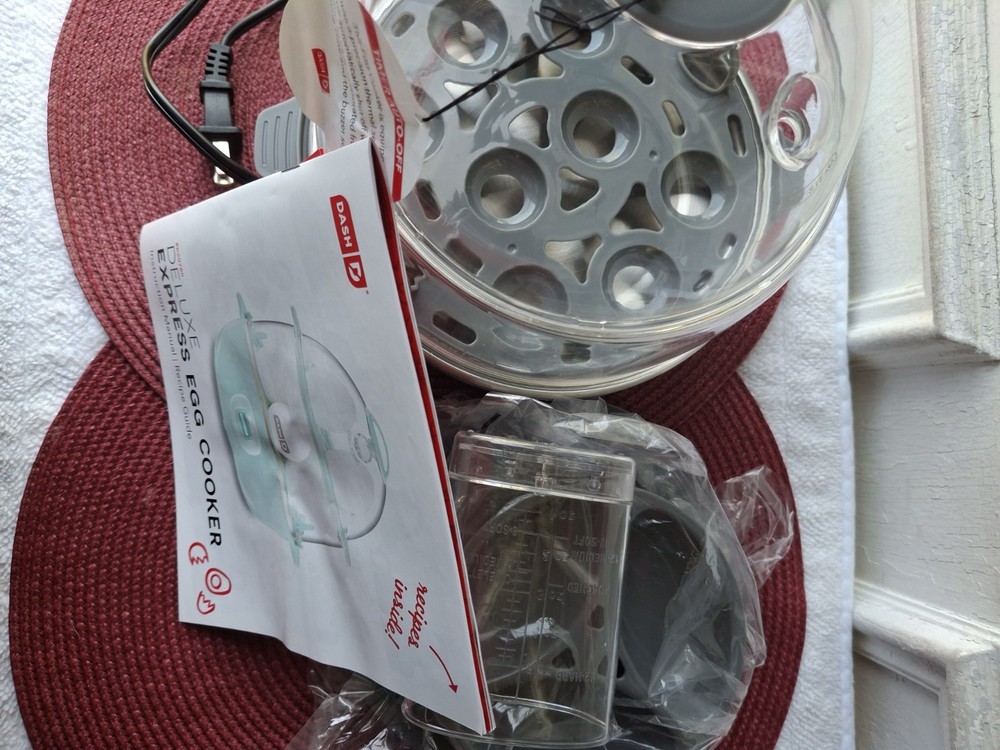 Dash Rapid 12 Capacity Egg Cooker