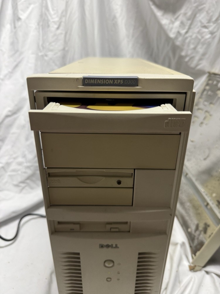 Vintage Dell Dimension XPS D300 desktop computer