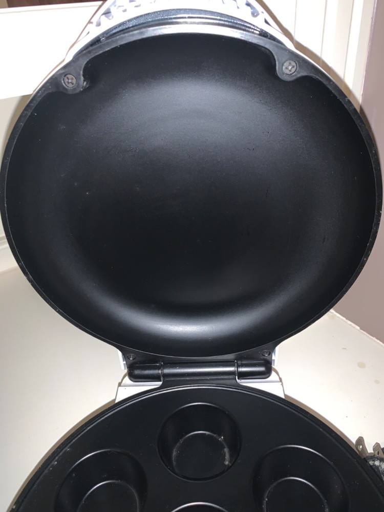 Smart Planet The Original Cupcake Baker ~ Mini Cupcake Maker MCM-1