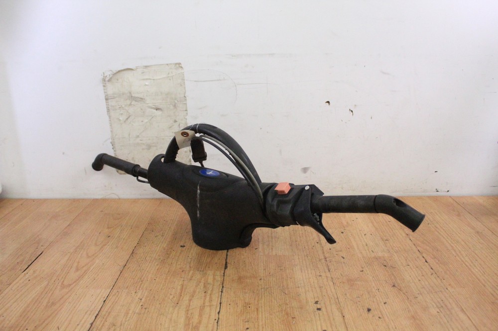 2000 Polaris RMK 800 Handlebars with Controls