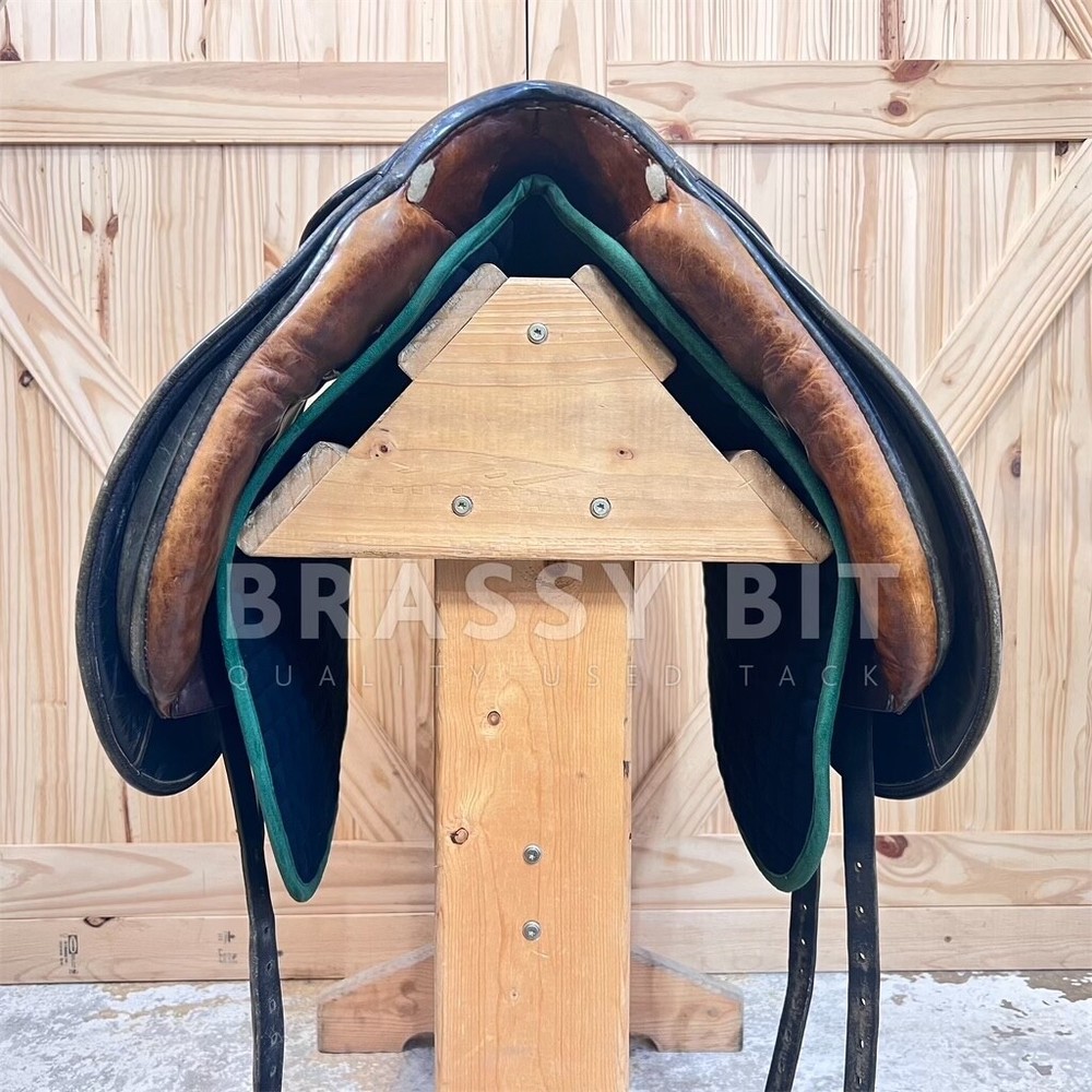 17.5" Stubben Romanus Dressage Saddle