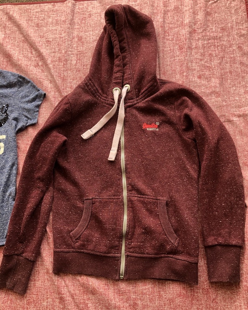 2 ITEM CLOTHES BUNDLE SIZE MEDIUM SEE PHOTOS