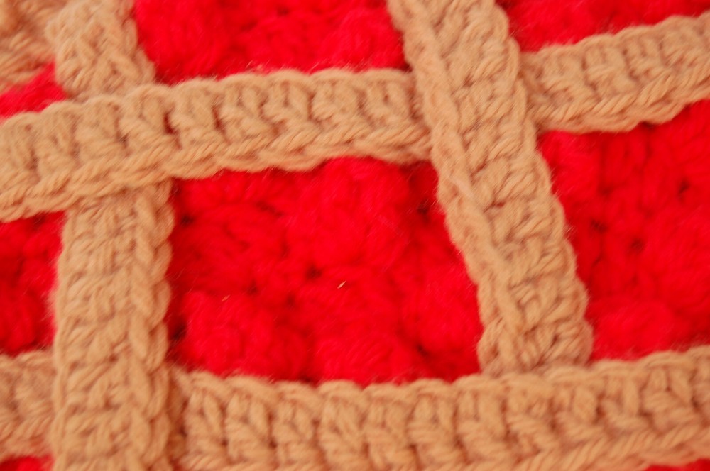 Vtg Cherry Pie Hand Knitted Lattice Crust Missing Wedge Farmhouse Kitchen Summer