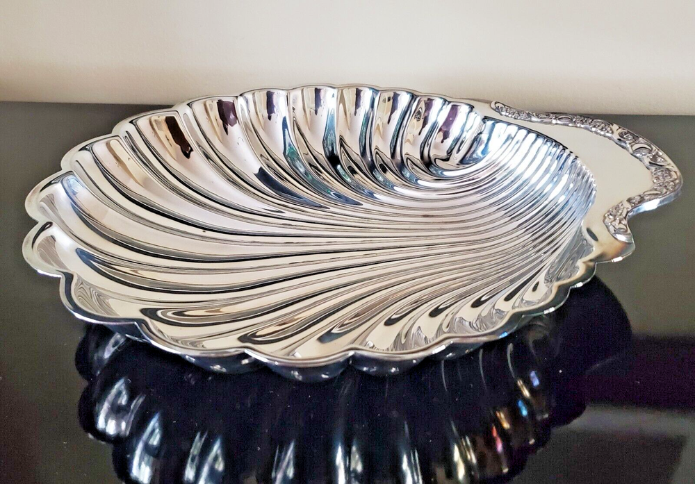 VTG Large Wm Rogers Silverplate Clam Shell Platter